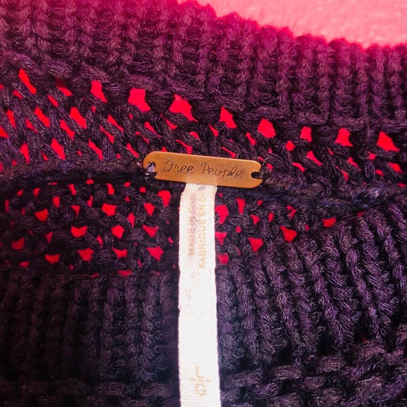 FREE PEOPLE SWEATER ✨SOLD - Picture 3 of 3